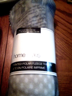 HomeStyles  Polar Fleece printed throw  50 x 60" - Image 1 of 2