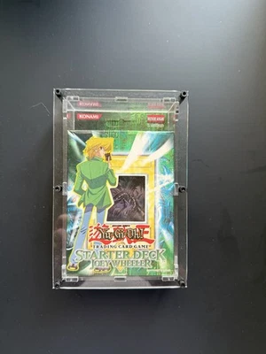 Yu-Gi-Oh Starter Deck Joey Wheeler 1. Auflage Deutsch - Sealed in Acrylcase - Bild 1 von 4