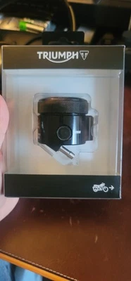 Reservatório de freio dianteiro usinado Triumph - A9620116 - Imagem 1 de 2