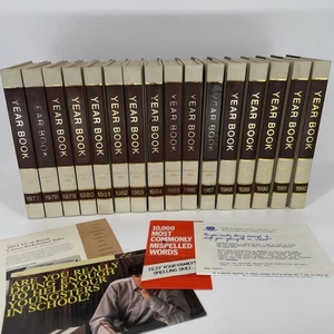 The World Book Encyclopedia Yearbook Set 1977-1991 Lot of 16 Books Vintage - Bild 1 von 12