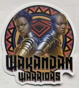 PEGATINA CÓMICA MARVEL OKOYE & DORA MILAJE WAKANDAN WARRIORS (PANTERA NEGRA) (MCU) - Imagen 1 de 2