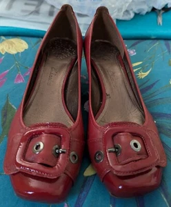 **Red Leather Court Shoes Size 5.5 From Clarks 👞** - Picture 1 of 7