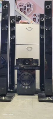 LG 5.1 Bluetooth High-End Blu-Ray 1000W Heimkino Surround Sound System 184& - Bild 1 von 4