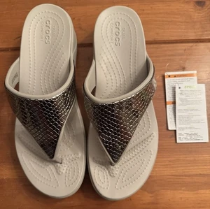 Crocs Dual Comfort Metallic Silver Flip Flop Sandalen Damen 10 Weite W Schlangenleder - Bild 1 von 15