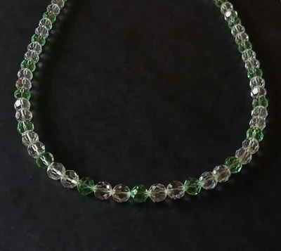 Collier ancien très belle perles cristal à facettes blanches et vertes - TBE - Photo 1/4