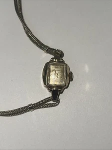 Bulova Damenuhr L3 mit Akkord 7" Armband - Bild 1 von 6