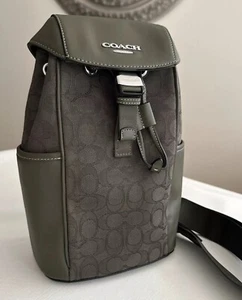 NWT Coach Racer Pack In Signature CW173 Olive Green Purse Sling Bag - Picture 1 of 14