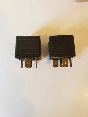 OMC Johnson Evinrude Trim and tilt Relay Pack of two BOSCH Relays  512174,582473 - Image 1 of 4