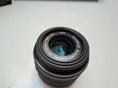 Olympus M.Zuiko 14-42mm f/3.5-5.6 II R Lens For Four Thirds (Black) - Image 1 of 4