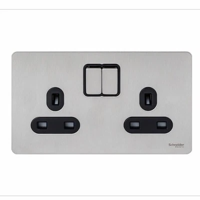 SCHNEIDER ULTIMATE GU3420BSS. STAINLESS /BLK FLAT SCREWLESS DOUBLE SKT  - Image 1 of 3