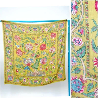 Bufanda floral grande de lana para árbol frutal del Museo Metropolitano de Arte amarillo ocre Foto 1 de 4