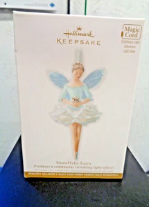 Hallmark Ornament Schneeflocke Fee braucht magische Schnur für funkelnde Lichter. Neu im Karton - Bild 1 von 2