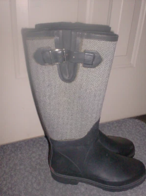 Bota de lluvia Banana Republic Glasgow de goma para mujer talla 7 hebilla lateral ajustable Foto 1 de 3
