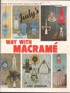 1979 Vintage Macrame Book by Judy Johnson Clocks Lamps Kitchen Christmas Purses - Picture 1 of 2