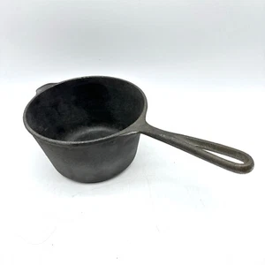 "Pentola vintage salsa profonda ghisa senza marca 7x4" - Foto 1 di 5
