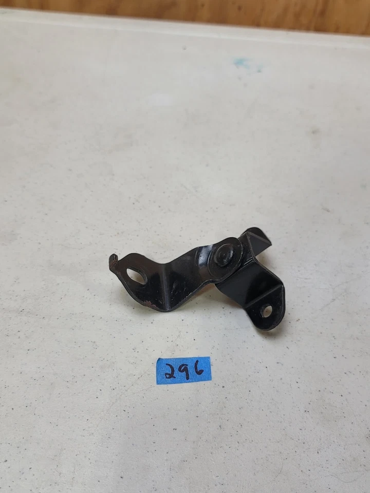 Toyota MK3 Supra - Hinge Sub-Assy, Rear Seat Back 71303-14030 - Изображение 1 из 1