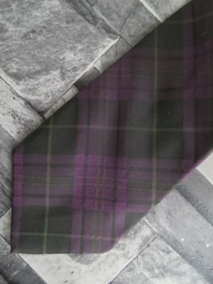 Ralph Lauren Etiqueta Púrpura Hecho a Mano en Italia Púrpura audaz Cuadros Cuadros Corbata de Seda Foto 1 de 4