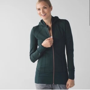 Giacca pratica quotidiana Lululemon taglia 2 fori per pollice manica lunga verde scuro - Foto 1 di 6