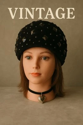 Винтажная черная бархатная шляпа с заклепками 1950-х | Lilly Daché Dachettes | Мод рокабилли - Изображение 1 из 4