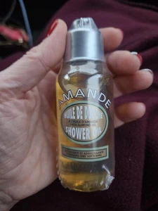 L'Occitane Amande Almond Shower Oil Cleansing and Softening 2.5oz / 75ml *NEW* - Picture 1 of 3