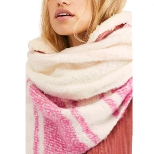 NUEVO CON ETIQUETAS OS Free People Géminis Manta Bufanda a Cuadros en Pétalos Bufanda de Invierno  - Imagen 1 de 10