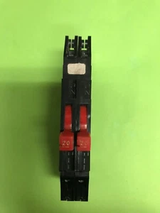 ENCHUFE DISYUNTOR TÁNDEM ZINSCO RC38-20 TWIN SP 20A / SP 20A 20 AMPERIOS - Imagen 1 de 3