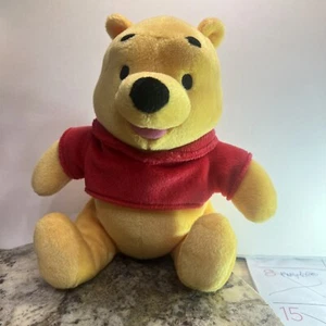 Winnie Puuh 10 Zoll Plüschtier mit rotem Shirt - Bild 1 von 3