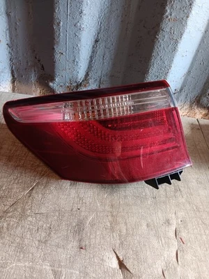 Luz trasera exterior del lado del conductor Lexus LS460 LH 2007-2009 Foto 1 de 3