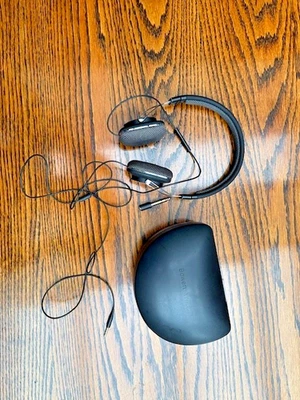 Bowers & Wilkins P3 wired headphones - Image 1 of 4