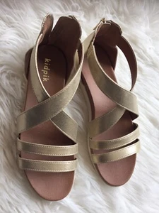 Gold Summer Sandals Size 6 Kidpik - Picture 1 of 4