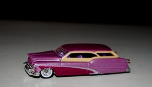1/64 Scale 1950 Buick Road Master '50 Real Riders Limited Edition Hot Wheels - Picture 1 of 3