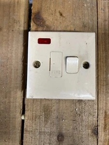 CARAVAN/MOTORHOME/BOAT CLIPSAL SWITCH SOCKET - Picture 1 of 1