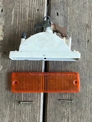 Luz intermitente delantera Nissan Pickup D21 Pathfinder 1988-1997 OEM Foto 1 de 4