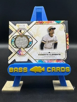 2025 Topps Diamond Icons Роберто Клементе реликвия футболки для одного игрока /25 sp - Изображение 1 из 2