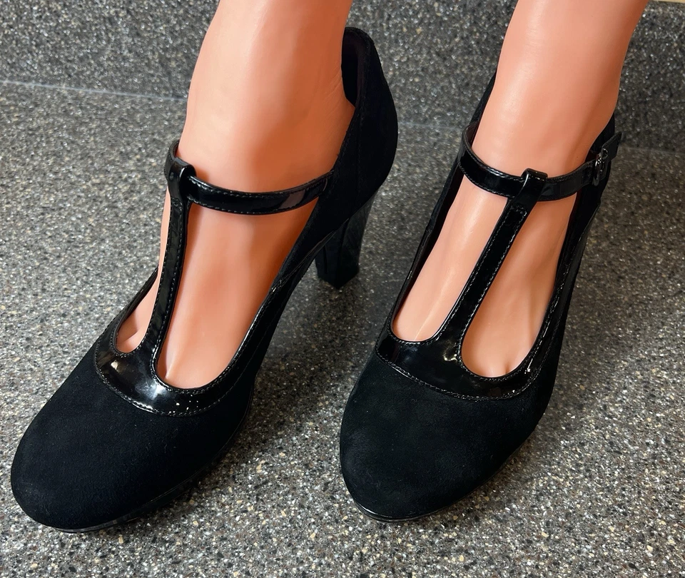 Clarks Artisan Mary Jane Shoes Comfort Heels Womens 9 M Black Suede Classic Pump - Image 1 of 4