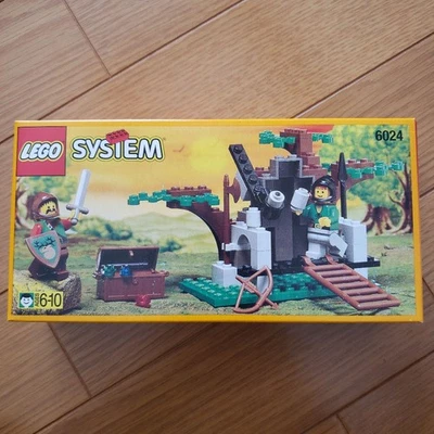 LEGO 6024 Bandit Ambush Box Classic Castle Set  Dark Forest with Box Brand New - Image 1 of 4