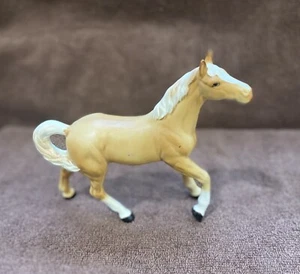 Gebrauchte Vintage atemberaubende blonde Porzellan Palomino Pferd Figur Dekor - Bild 1 von 5