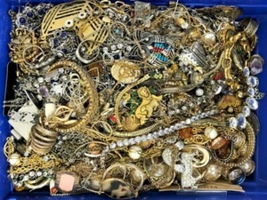 3 Lb Pounds Unsearched Huge Lot Jewelry Vintage Now Junk Art Craft Treasure Fun - Picture 1 of 12