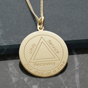 Collar Grabado Oro Amarillo 9 quilates Símbolo Sobriedad Afirmación Recuperación NA GA - Imagen 1 de 8