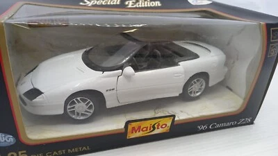 MAI31924 Maisto Camaro Z28 1996 1/25 - Immagine 1 di 2