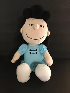 Peanuts 13" Lucy Peluche Bambola Giocattolo Camp Snoopy Cedar Fair Vestito Blu 2016 - Foto 1 di 5