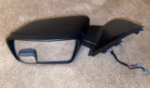 2008-2010 Land Rover LR2 Left Driver Side Power Door Mirror w Puddle Lamp - Picture 1 of 8