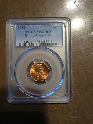 1982 LINCOLN CENT PCGS MS67RD BRONZE LARGE DATE - Image 1 of 2