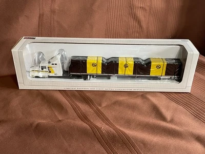 Kenworth T600 With Tarpload Halvor Lines SpecCast 30519 - Image 1 of 4