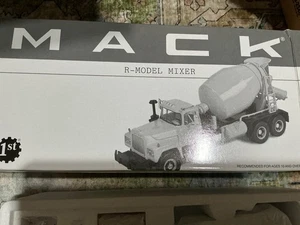 FIRST GEAR 1:34 SCALE MACK R-MODEL PENN. CONCRETE CEMENT MIXER TRUCK ! - Picture 1 of 3