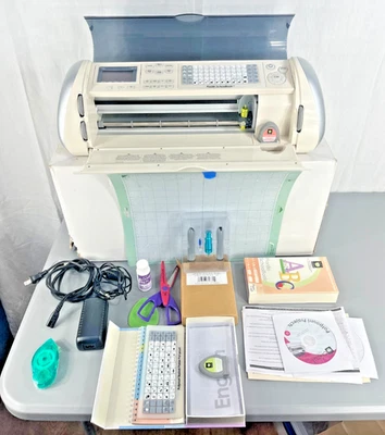 Provo Craft Cricut Expression CREX001 Portable Electronic Die Cutting Machine - Image 1 of 4