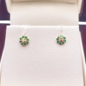 Pendientes para niños de circón cúbico verde con corte de diamante de oro amarillo de 22 quilates - Imagen 1 de 9