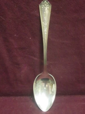 CUCHARA PARA SERVIR MESA REINA LOUISE 8 1/2" 60g Mono D Sterling Watson     Foto 1 de 4