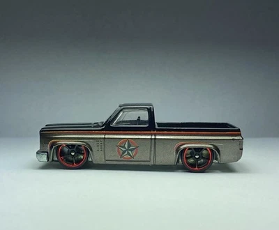 Hot Wheels '83 Silverado Military Rods Custom Made 1:64 Gunmetal Edition Loose - Immagine 1 di 4