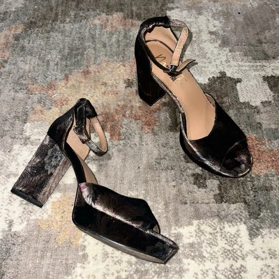 Sandalias de tacón alto Nanette Lepore Peep Toe bloque Viola-N 8,5 para mujer terciopelo floral Foto 1 de 4